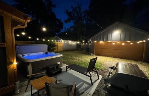 Indianapolis House | Colts, Concerts, Pacers SoBro Boho Hideaway Hot Tub, Fire Pit Games