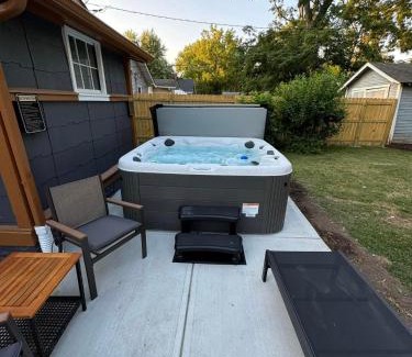 Indianapolis House | Colts, Concerts, Pacers SoBro Boho Hideaway Hot Tub, Fire Pit Games