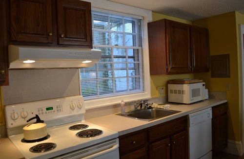 Nantucket Town Apartment | Columbia-Mariner House- One bedroom, one and one half bathroom apartment.