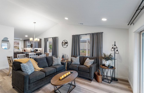 Orondo House | Columbia River Retreat 5 mins from Chelan!