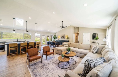 Orondo House | Columbia River View w/heated pool & hot tub!