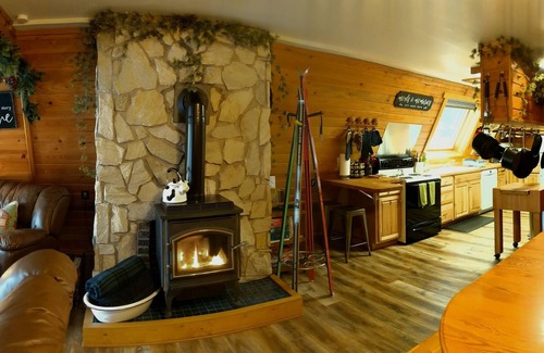 Northport Cabin | Columbia Riverside Lodge, Private Dock Access, Outdoor Mountain Paradise