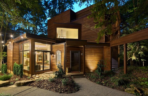 Gahanna House | Columbus l 6 Acres with Luxury l Nature Play | Chef’s Kitchen