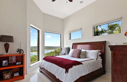 Lower Basin Lake Travis House | Comanche Overlook - Stunning Lake Travis Villa