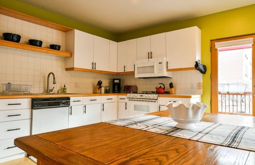 Moab House | Combination Hazel & Violet at StellaRuby Cottages