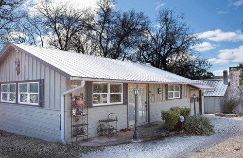 Ingram House | Combined Cabin Escape w BBQ, Fire Pit