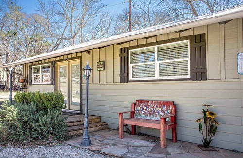 Ingram House | Combined Cabin Escape w BBQ, Fire Pit