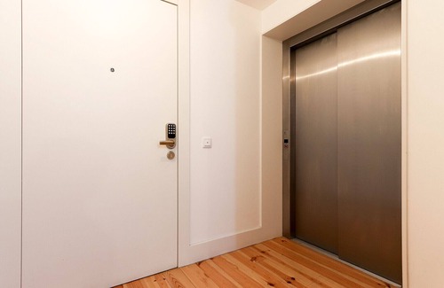 Misericordia Apartment | COMBRO SUITES I by HOMING