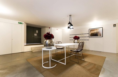 Misericordia Apartment | COMBRO SUITES I by HOMING