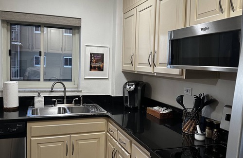 Peachtree Center Condo | Come and enjoy an unforgetable views and best bed ever.