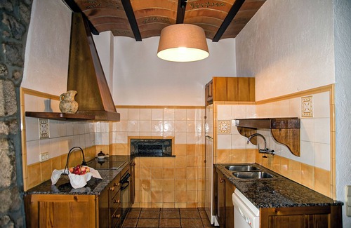 Sagas Cottage | Come and live a unique experience in the middle of nature in La Sala de Biure.