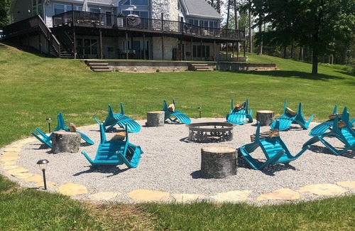 Ingalls House | Come and relax at the Lake House!