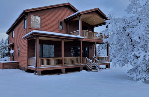 Torreon House | Come and stay at the Peaceful Pinecone in beautiful Torreon!