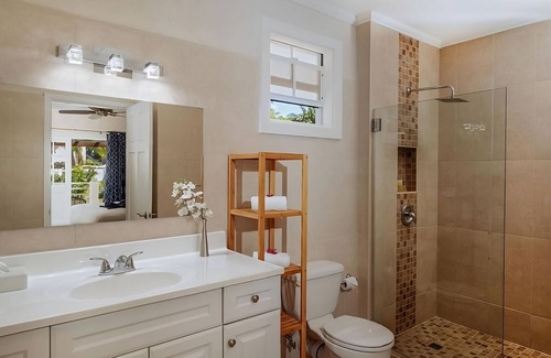 Charlotte House | Come Create Memories w/ Fun-filled Adventures at this Paradise! 4 Relaxing Units