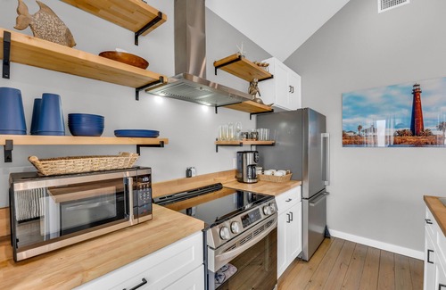 Port Bolivar Villa | Come down to the quiet side of Crystal Beach 🏖️