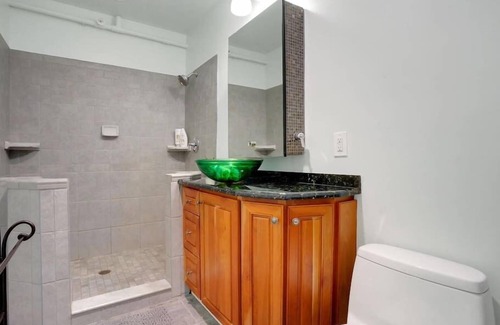 Earlville Villa | Come enjoy our luxurious 10,000 sq