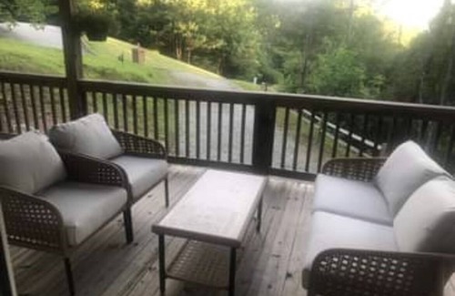 Etowah House | Come enjoy the fall foliage in Western North Carolina at our mountain house!