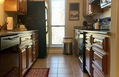 Saint Simons Heights Condo | Come relax! Large, comfortable condo with everything you need!