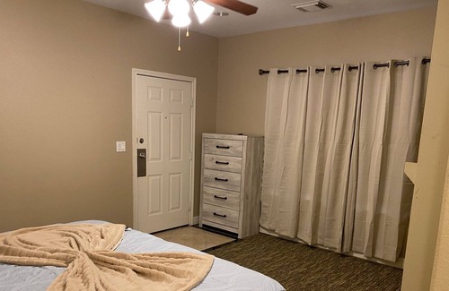Seven Coves Condo | Come stay at the Lake and watch the Gorgeous sunset
