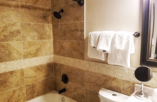 Estes Park Hotel | Come stay at the Mountain Lodge for unbelievable views!