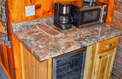 Estes Park Hotel | Come stay at the Rustic River Lodge for unbelievable views!
