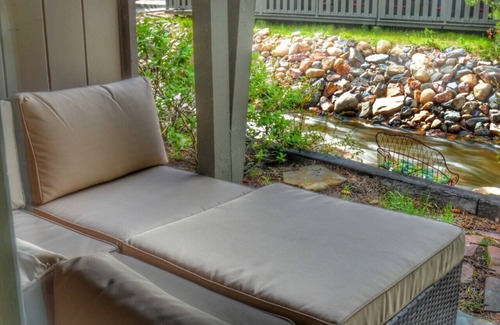 Estes Park Hotel | Come stay at the Rustic River Lodge for unbelievable views!