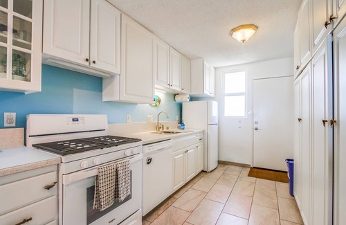 Mission Beach Condo | Come stay at this amazing ocean front condo in the heart of Mission Beach!