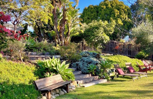 Santa Barbara House | Come stay in a beautiful garden retreat home near the beach in Santa Barbara.