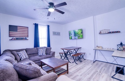 Ashtabula House | Come visit The Sunflower House! 4 bedrooms 2 baths in Ashtabula Harbor with WIFI
