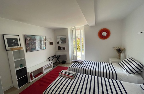 Saint-Sulpice-de-Roumagnac Bed & Breakfast | Comfortable guest rooms with swimming pool, quiet, in the heart of the countryside