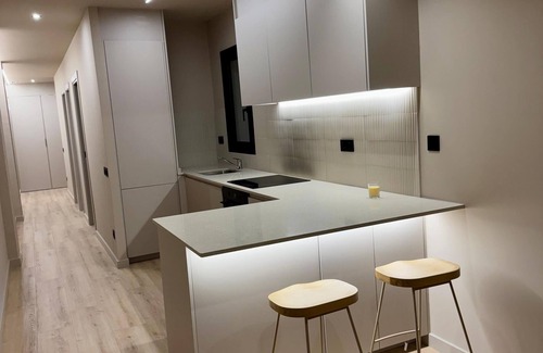 Santa Coloma de Gramenet Apartment | Comfortable and stylish apartment on First Floor.1A
