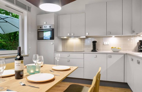 Stadtkyll House | Comfort 18-person family accommodation in the holiday park Landal Wirfttal