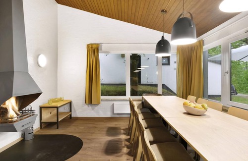 Stadtkyll House | Comfort 18-person family accommodation in the holiday park Landal Wirfttal