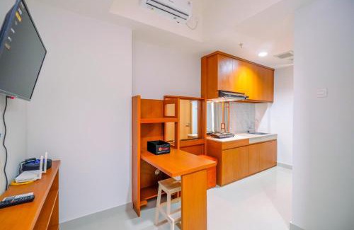Pondokcina Apartment | Comfort 1BR at Evenciio Margonda Apartment By Travelio
