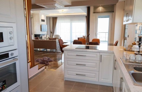 Termal Villa | comfort 4-bedroom villa in Yalova with pool jacuzy fitness/WIFI and AC.