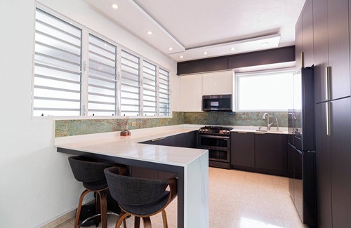 Ocean Park Apartment | Comfort 4 min to Beach: Espresso, Grill, Terrace, Fiber Optic, Tesla Power