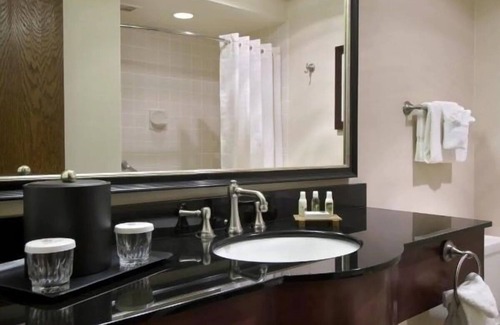 Elko House | Comfort and Convenience! Outdoor Pool, Parking, Pets Allowed Near Mudd Hutt!