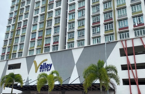 Kuantan Apartment | Comfort & calm studio with WiFi and AC in fabulous Kuantan