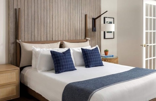 Goat Island Hotel | Comfort & Convenience! Spacious Suite, Pet-Friendly, Onsite Restaurant & Bar!