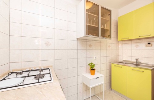 Cove Murtar Apartment | Comfort Corner - Apartment for 4, No Pets
