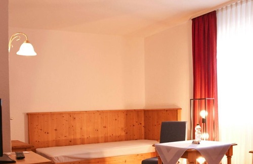 Freinsheim House | Comfort double room, bathroom, WC, 1 bedroom - Weinheber - Hotel und Weinstube