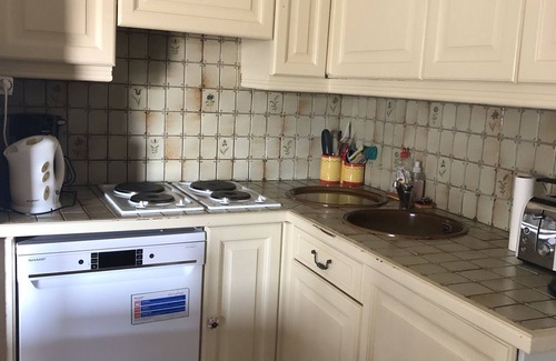 Saintes-Maries-de-la-Mer Apartment | Comfortable apartment in a quiet, secure residence with trees