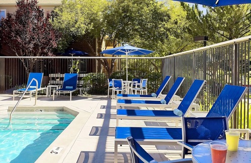 Flagstaff Hotel | Comfort in the Heart of Northern Arizona's Wonders! with Free Breakfast & Tennis