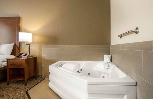 La Porte Hotel | Comfort Inn La Porte
