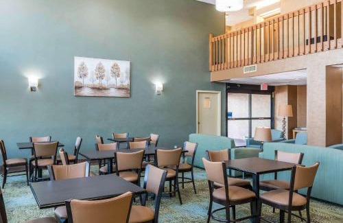 Pine Grove Hotel | Comfort Inn Pine Grove I-81 Hershey Area