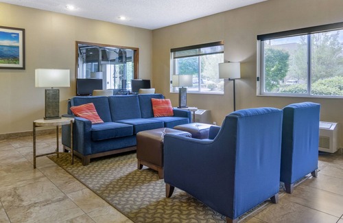 Canyon Park Hotel | Comfort Inn & Suites Bothell - Seattle North