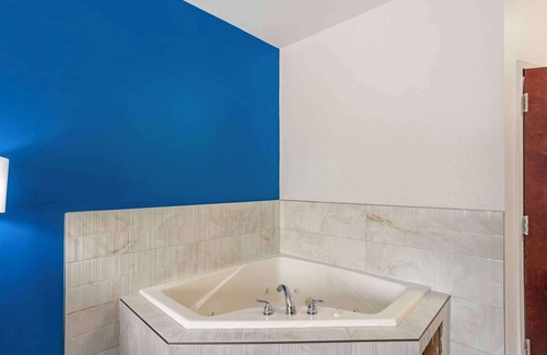 Harrisburg Hotel | Comfort Inn & Suites Harrisburg-Hershey North