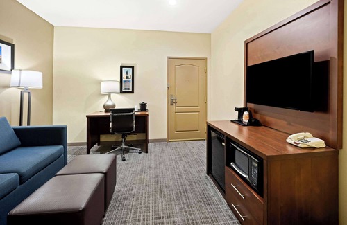 Archdale Hotel | Comfort Inn & Suites High Point - Archdale