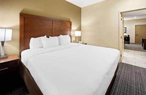 Archdale Hotel | Comfort Inn & Suites High Point - Archdale