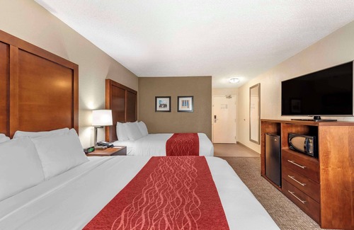 Otterbien Home Hotel | Comfort Inn & Suites Middletown - Franklin